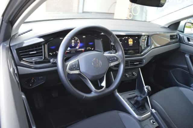 Volkswagen Polo (2024) thumbnail 2