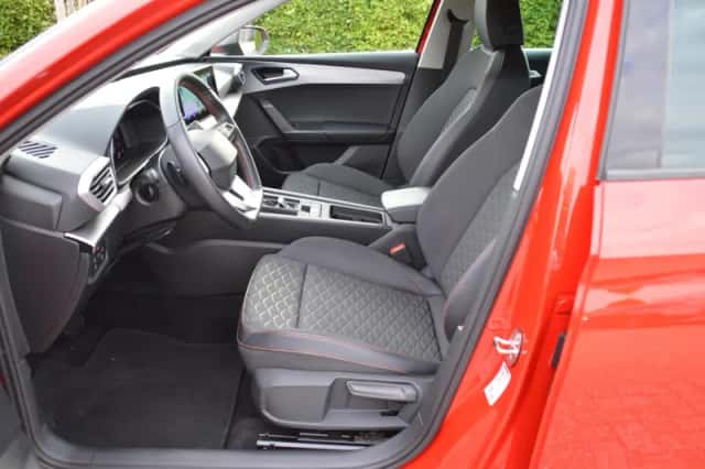 SEAT Leon (2022) thumbnail 4