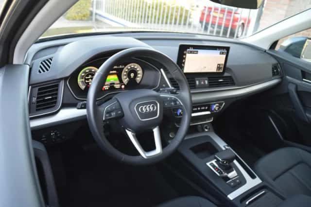 Audi Q5 (2023) thumbnail 2
