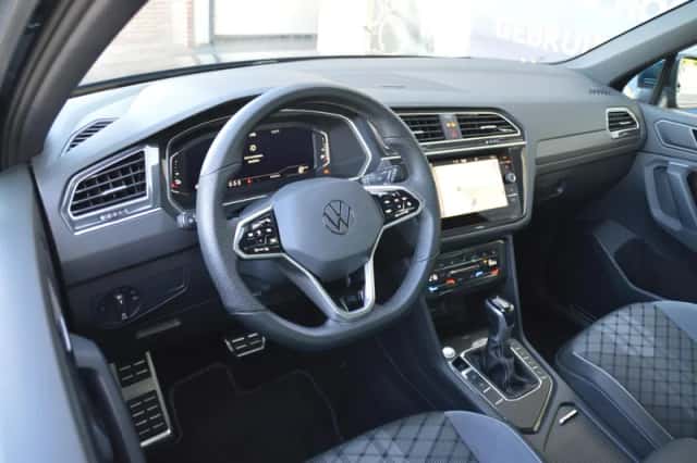 Volkswagen Tiguan (2023) thumbnail 2
