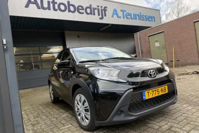 Toyota Aygo X (2023) thumbnail 2