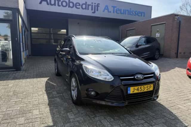 Ford Focus (2013) thumbnail 1