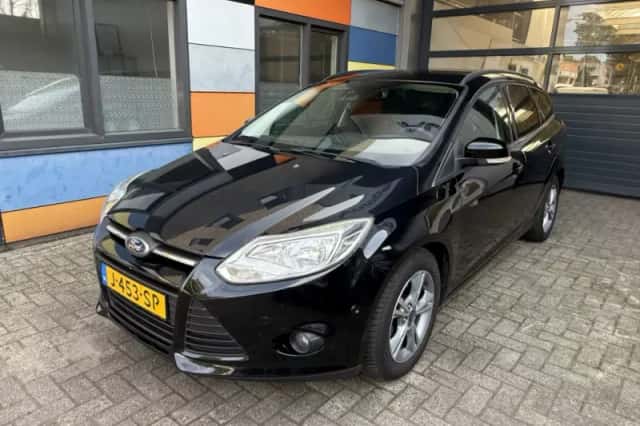 Ford Focus (2013) thumbnail 3