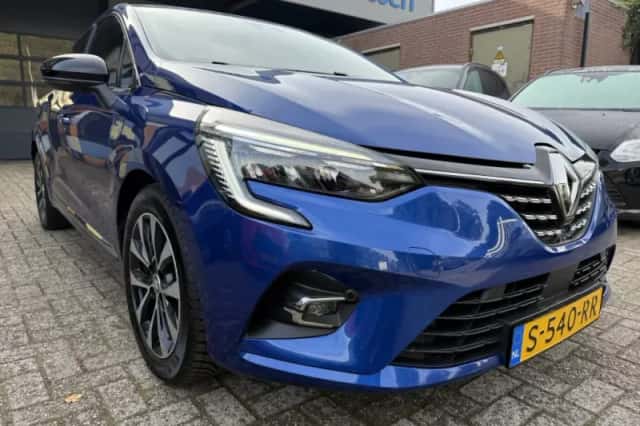 Renault Clio (2023) thumbnail 3