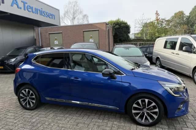 Renault Clio (2023) thumbnail 5