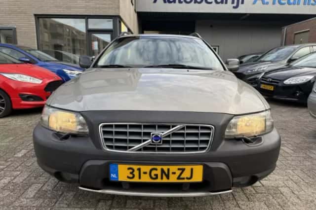 Volvo V70 (2001) thumbnail 2