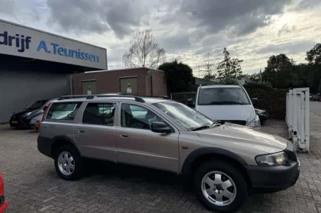 Volvo V70 (2001) thumbnail 3