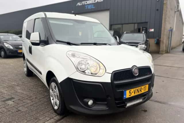 Fiat Doblò Cargo (2011) thumbnail 2
