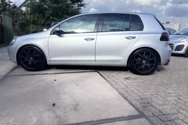 Volkswagen Golf (2009) thumbnail 3