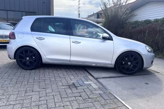Volkswagen Golf (2009) thumbnail 4