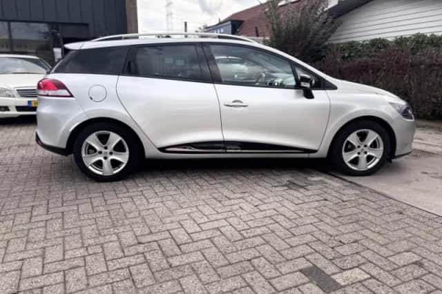 Renault Clio (2014) thumbnail 3