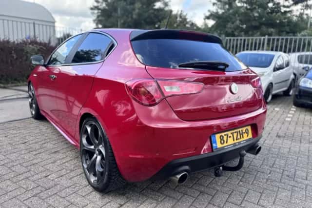 Alfa Romeo Giulietta (2012) thumbnail 5