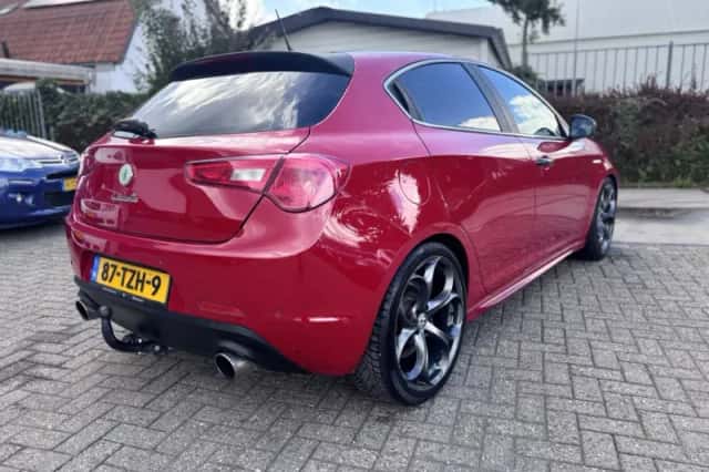 Alfa Romeo Giulietta (2012) thumbnail 6
