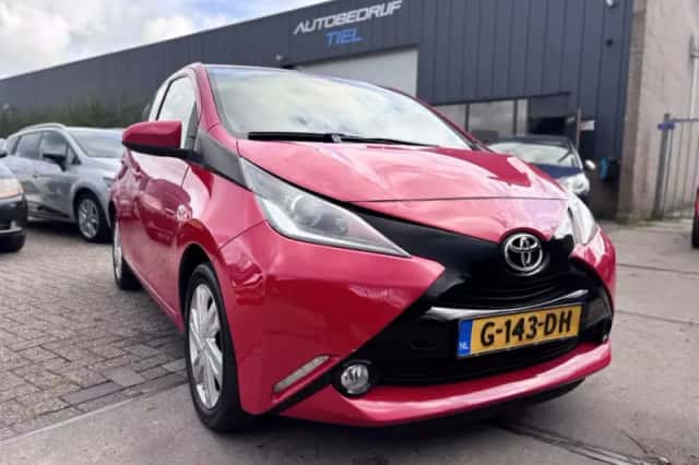 Toyota Aygo (2017) thumbnail 2