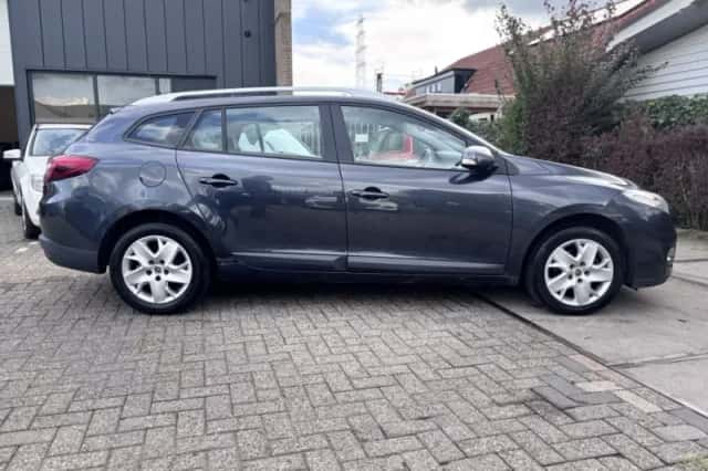 Renault Mégane (2013) thumbnail 3