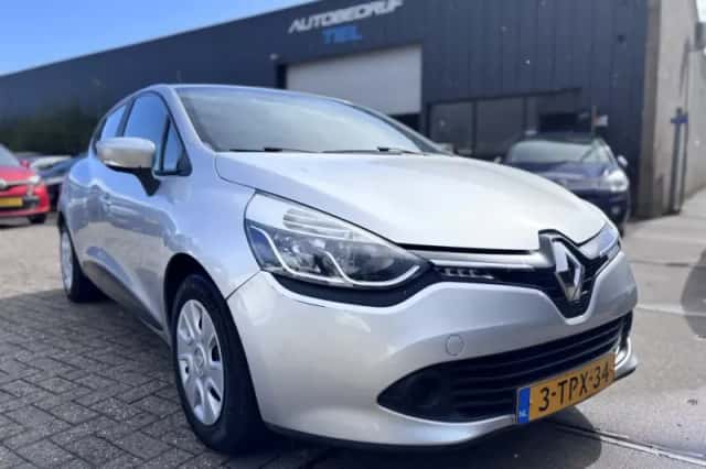 Renault Clio (2014) thumbnail 2