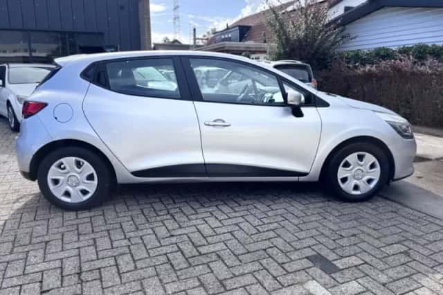 Renault Clio (2014) thumbnail 3