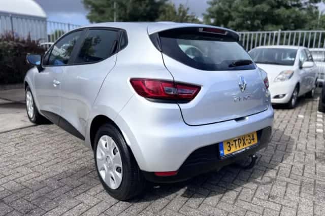 Renault Clio (2014) thumbnail 5