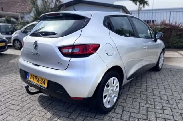Renault Clio (2014) thumbnail 6