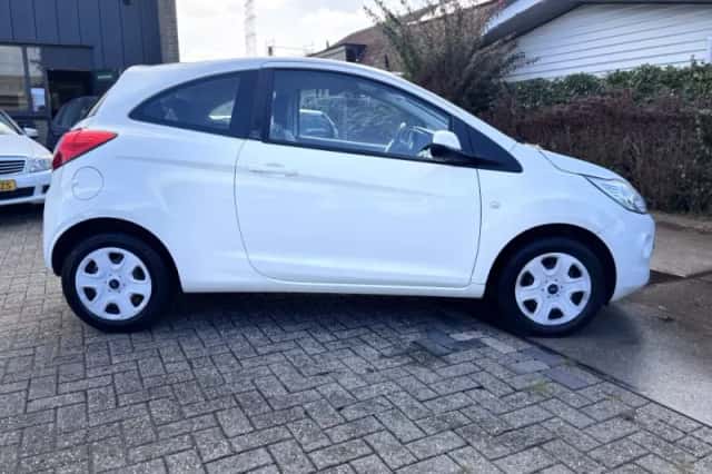 Ford Ka (2011) thumbnail 3