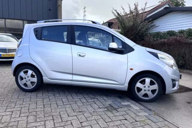 Chevrolet Spark (2010) thumbnail 3