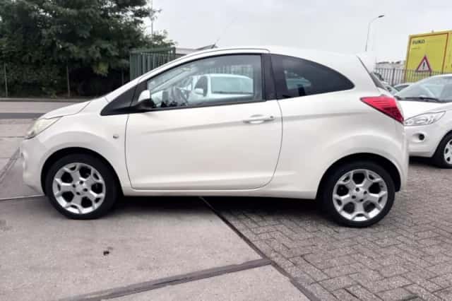 Ford Ka (2009) thumbnail 3