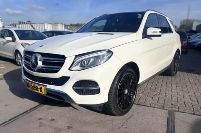 Mercedes-Benz GLE-Klasse (2015) thumbnail 1