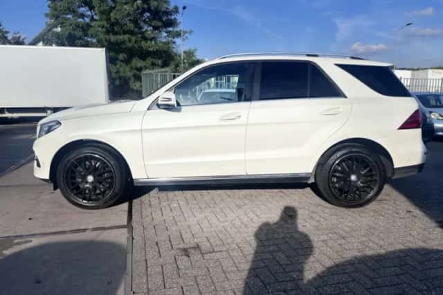 Mercedes-Benz GLE-Klasse (2015) thumbnail 4