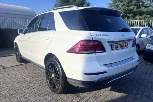 Mercedes-Benz GLE-Klasse (2015) thumbnail 5