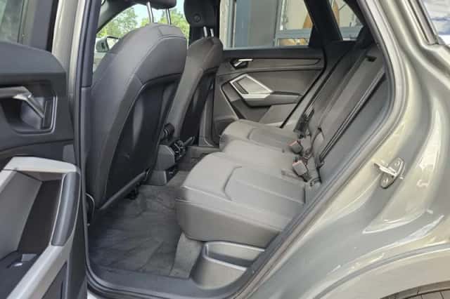 Audi Q3 (2019) thumbnail 5