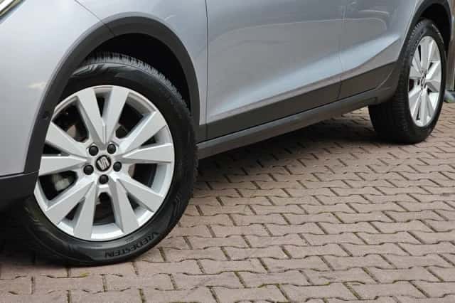 SEAT Arona (2018) thumbnail 2