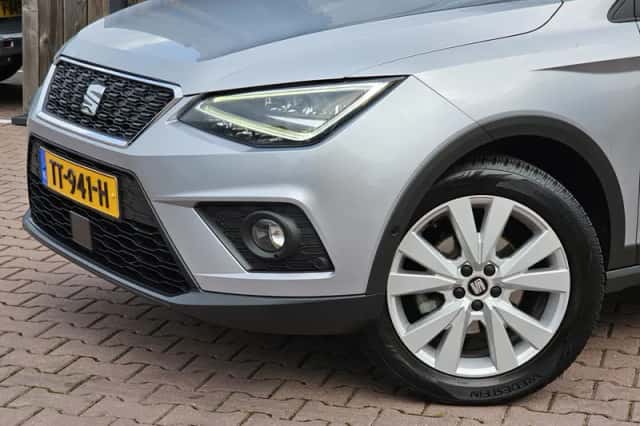 SEAT Arona (2018) thumbnail 3