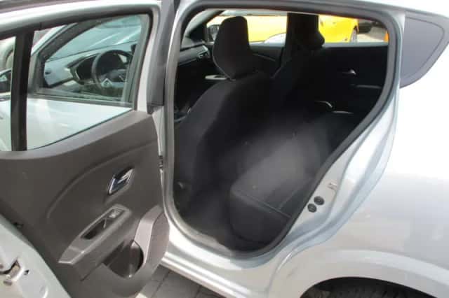 Dacia Sandero (2022) thumbnail 6