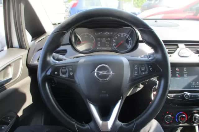 Opel Corsa (2016) thumbnail 3