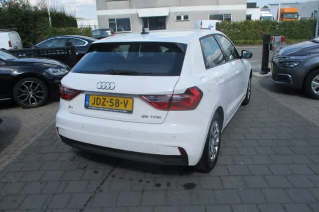 Audi A1 (2023) thumbnail 2