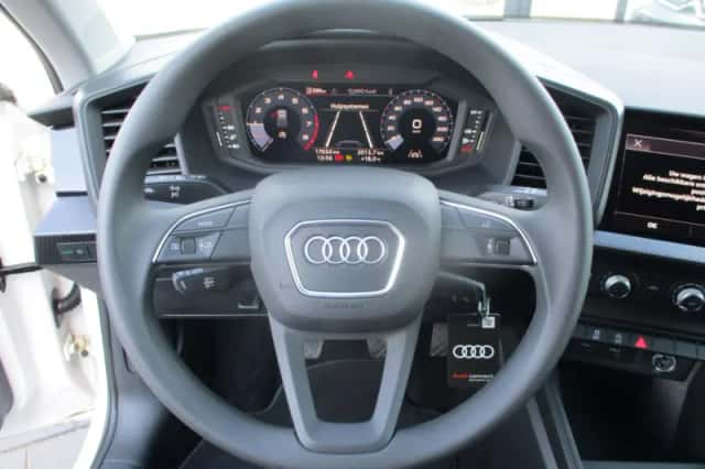Audi A1 (2023) thumbnail 3
