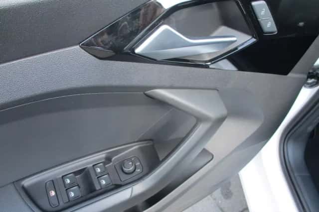 Audi A1 (2023) thumbnail 6