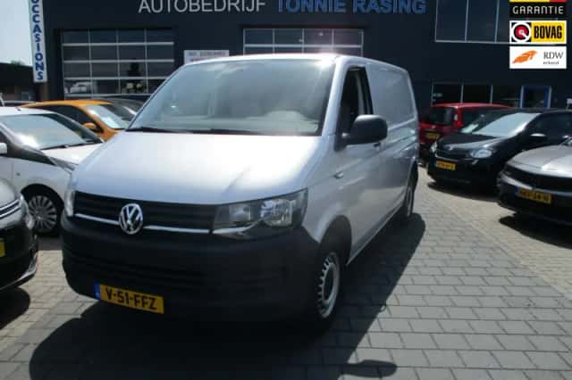 Volkswagen Transporter (2018) thumbnail 1
