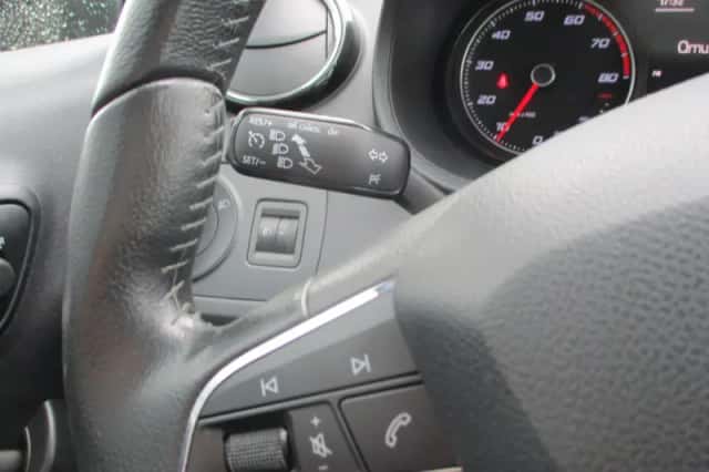 SEAT Ibiza (2016) thumbnail 3