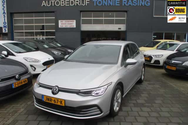 Volkswagen Golf (2023) thumbnail 1