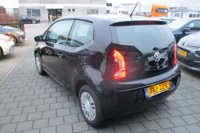 Volkswagen Up! (2015) thumbnail 2