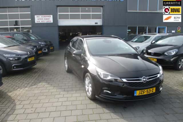 Opel Astra (2018) thumbnail 1
