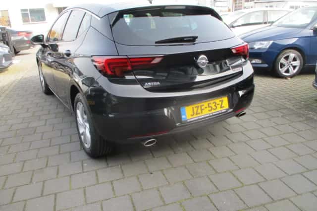 Opel Astra (2018) thumbnail 2