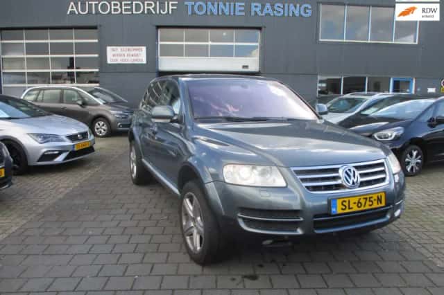 Volkswagen Touareg (2003) thumbnail 1