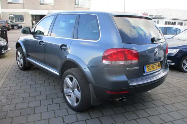 Volkswagen Touareg (2003) thumbnail 2