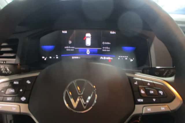 Volkswagen Polo (2023) thumbnail 3