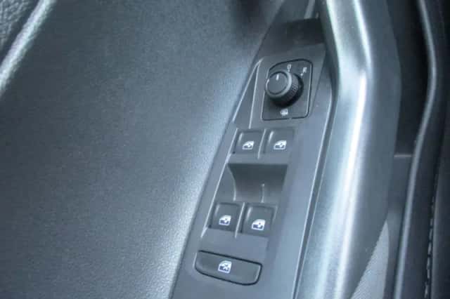 Volkswagen Polo (2023) thumbnail 6