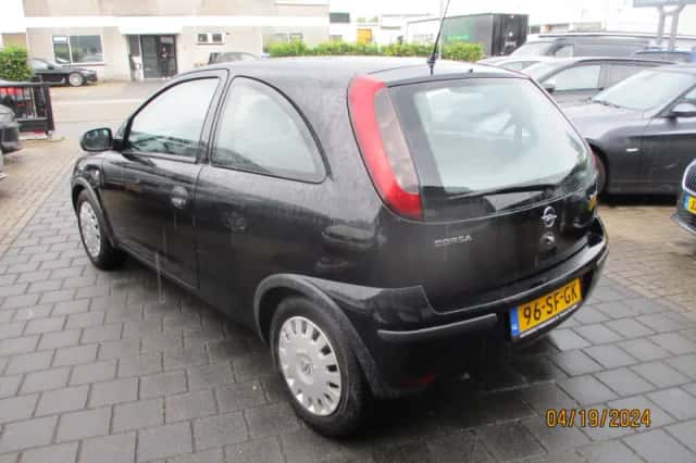 Opel Corsa (2005) thumbnail 2