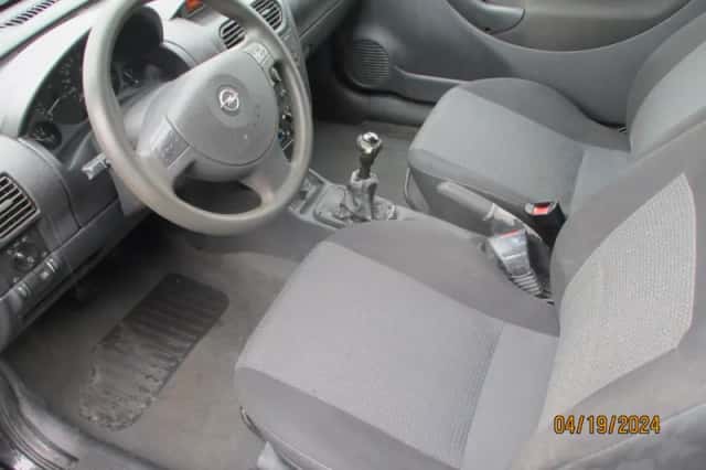 Opel Corsa (2005) thumbnail 6