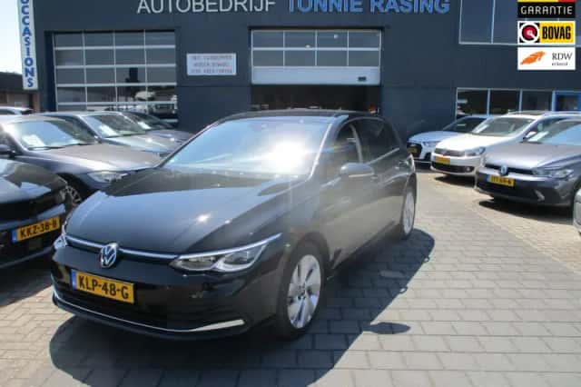 Volkswagen Golf (2024) thumbnail 1